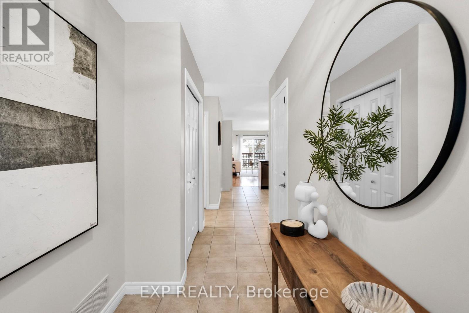 66 Doctor Moore Court, Halton Hills, Ontario  L7J 3A6 - Photo 3 - W12698946