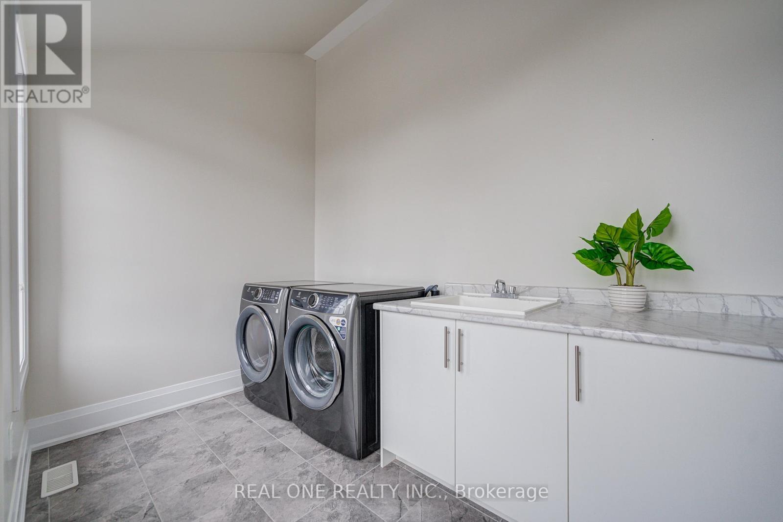 2440 Edward Leaver Trail, Oakville, Ontario  L6M 4G3 - Photo 36 - W12698956