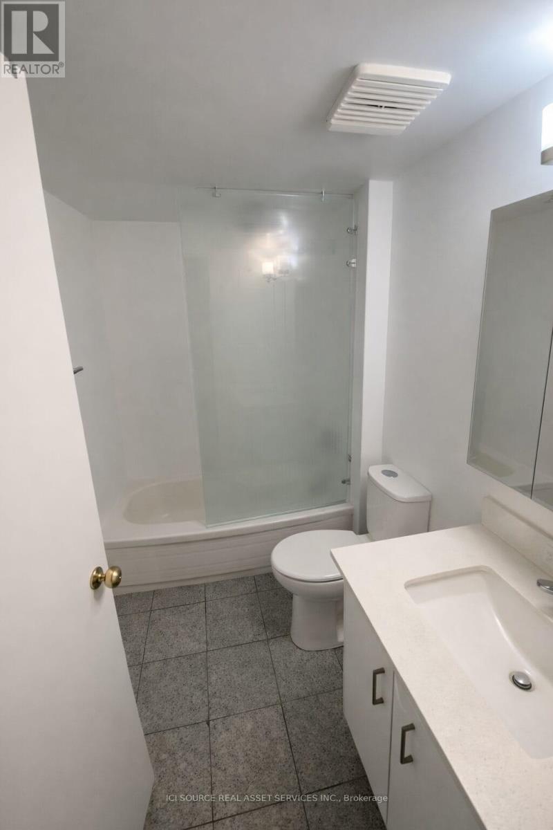 301 - 4205 Shipp Drive, Mississauga, Ontario  L4Z 2Y9 - Photo 4 - W12698980