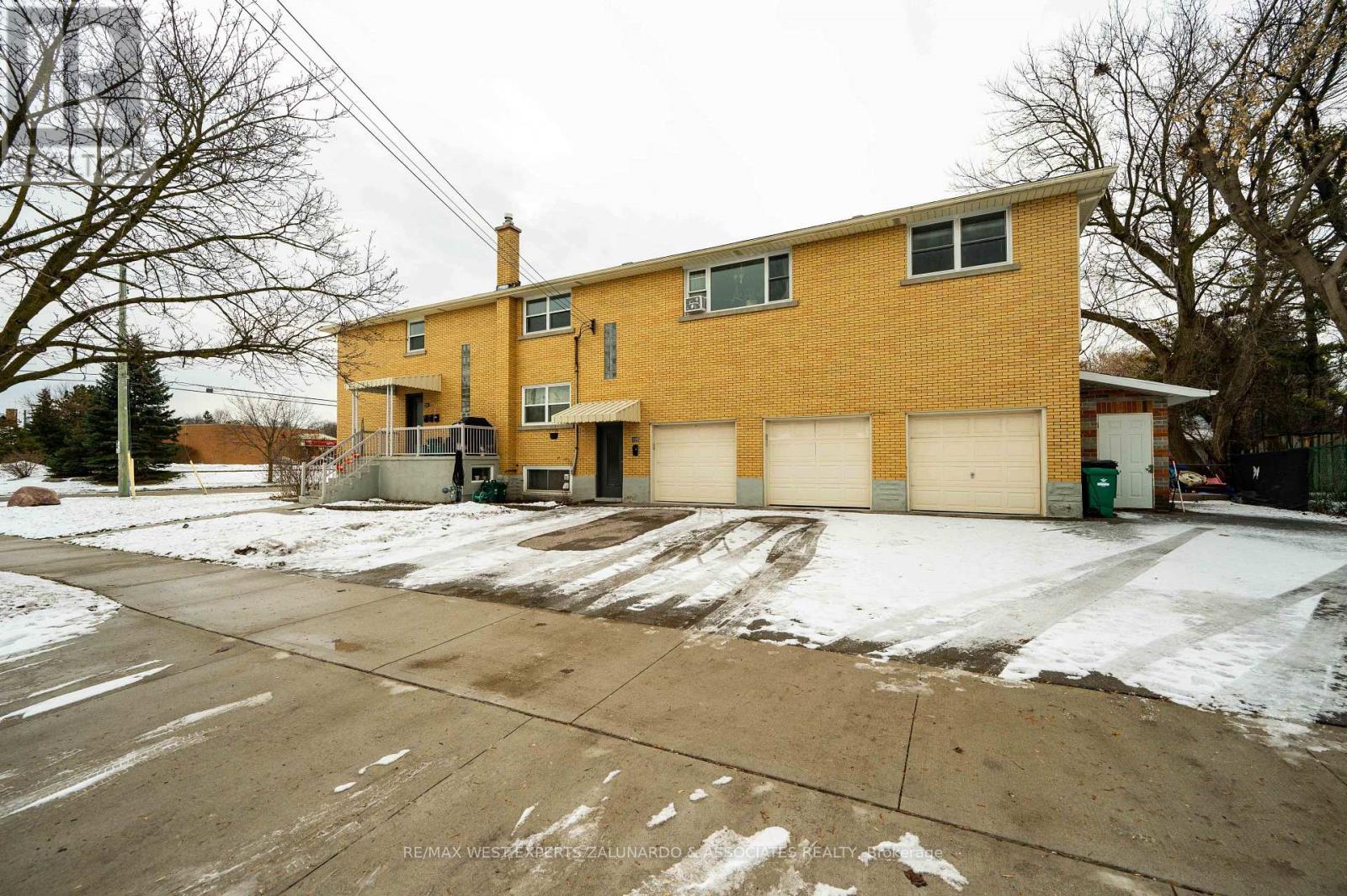 2 - 230 Sherwood Avenue, Kitchener, Ontario  N2B 1K3 - Photo 1 - X12698964