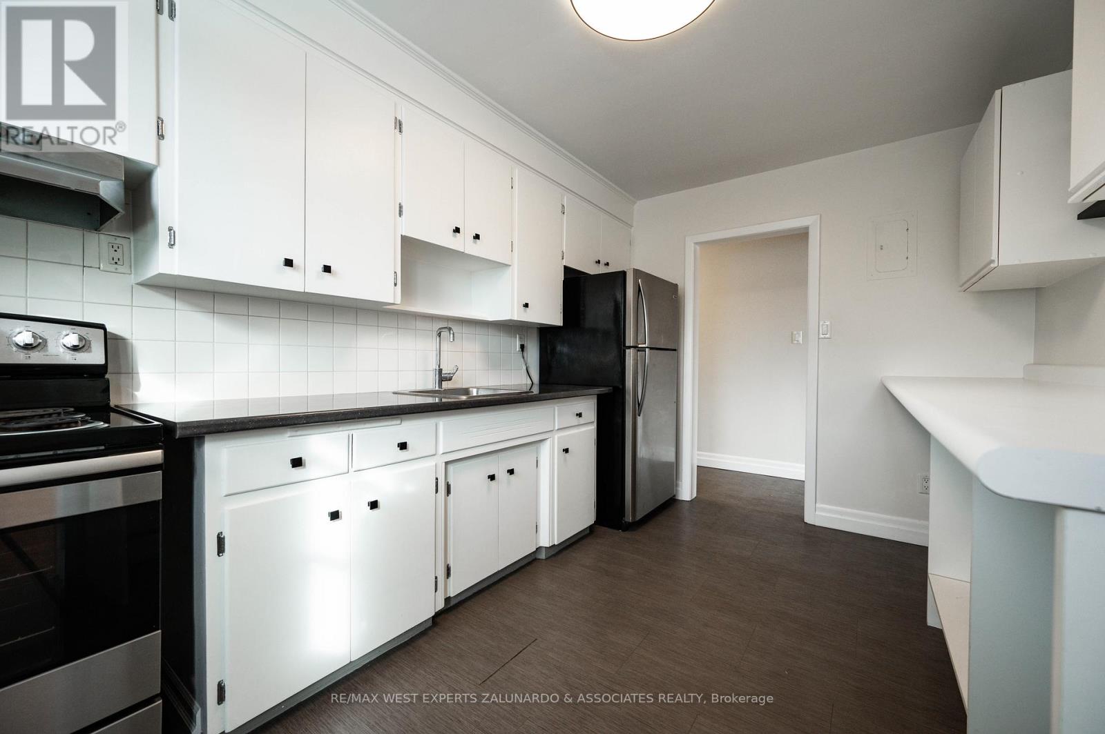 2 - 230 Sherwood Avenue, Kitchener, Ontario  N2B 1K3 - Photo 10 - X12698964