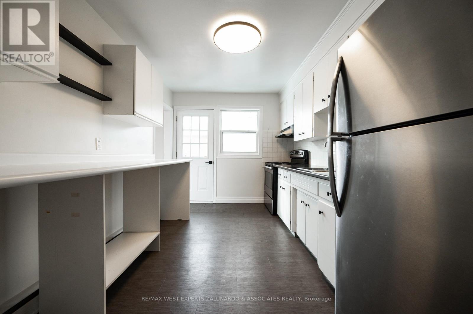 2 - 230 Sherwood Avenue, Kitchener, Ontario  N2B 1K3 - Photo 14 - X12698964