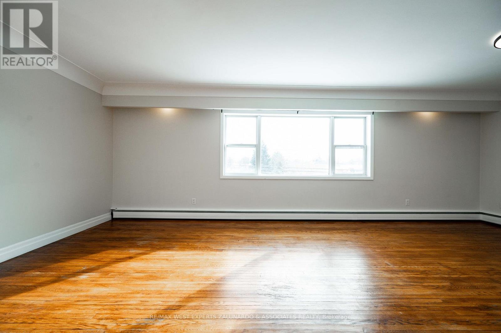 2 - 230 Sherwood Avenue, Kitchener, Ontario  N2B 1K3 - Photo 17 - X12698964