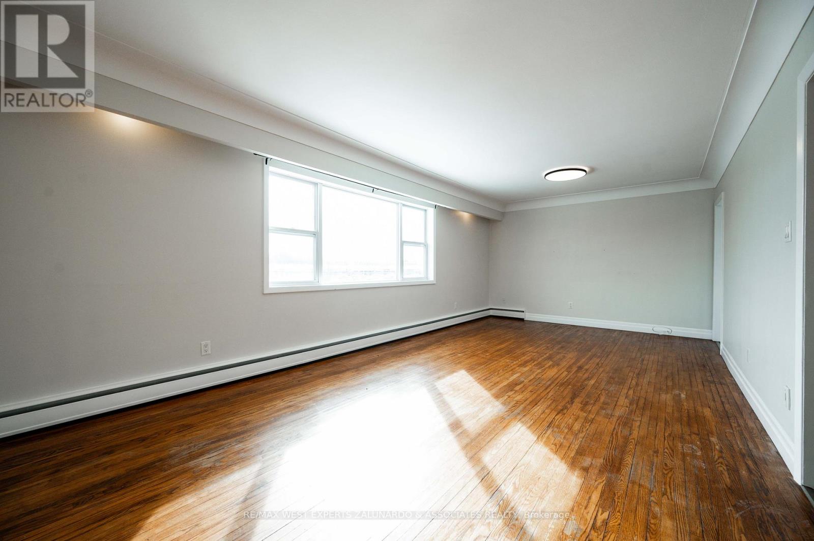 2 - 230 Sherwood Avenue, Kitchener, Ontario  N2B 1K3 - Photo 18 - X12698964