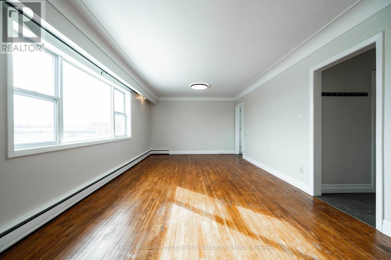 2 - 230 Sherwood Avenue, Kitchener, Ontario  N2B 1K3 - Photo 19 - X12698964