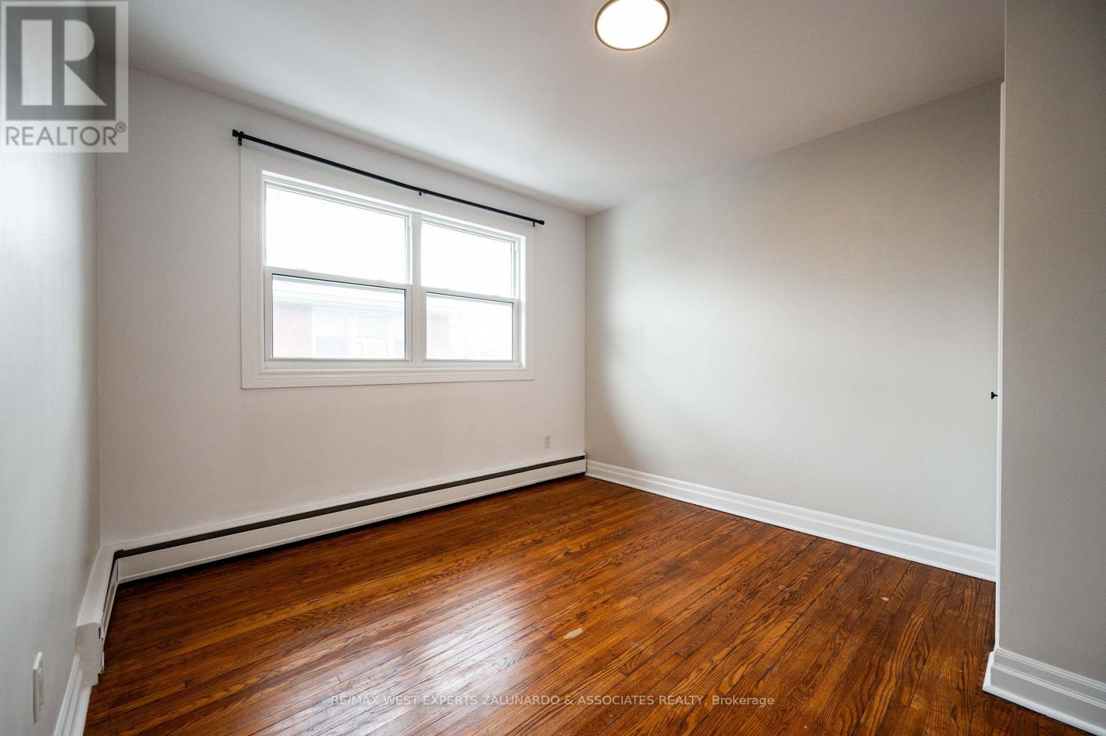 2 - 230 Sherwood Avenue, Kitchener, Ontario  N2B 1K3 - Photo 31 - X12698964