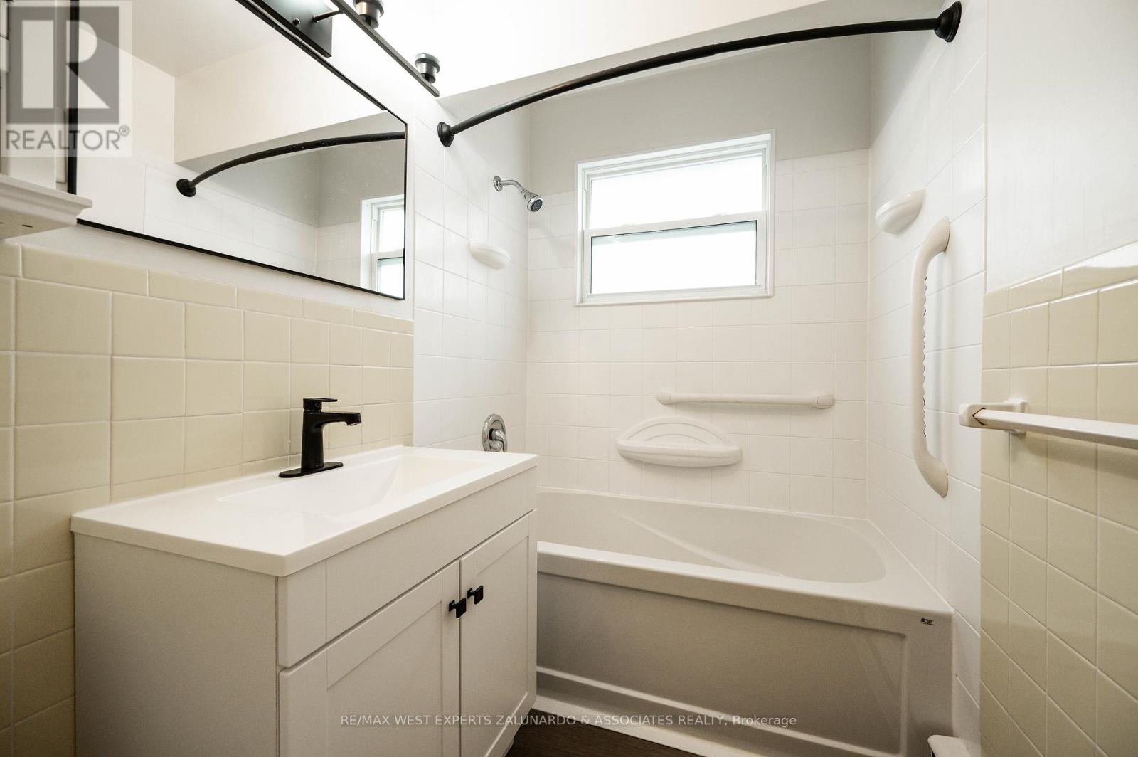 2 - 230 Sherwood Avenue, Kitchener, Ontario  N2B 1K3 - Photo 36 - X12698964