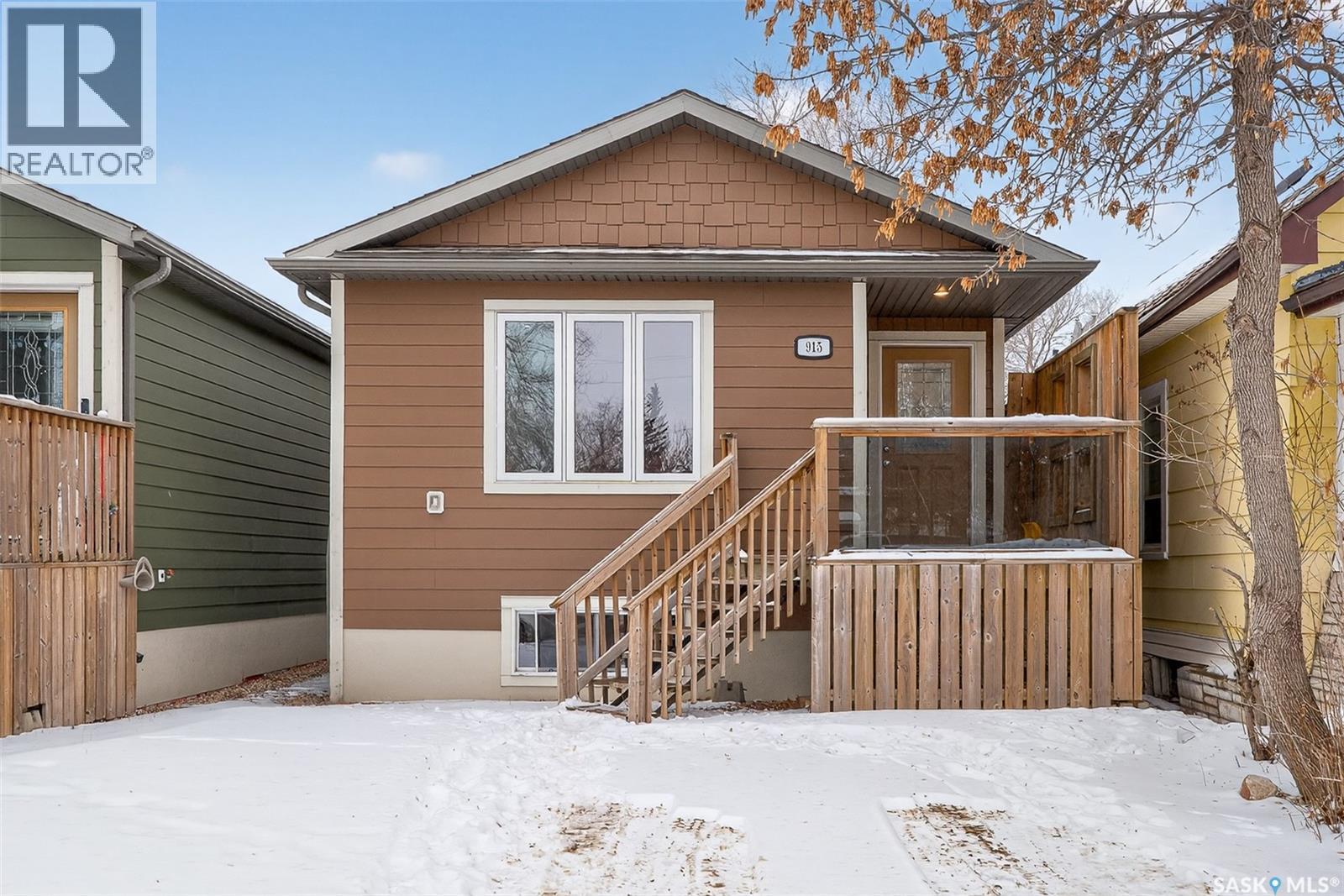 915 Athabasca Street E, Moose Jaw, Saskatchewan  S6H 0M8 - Photo 1 - SK026830