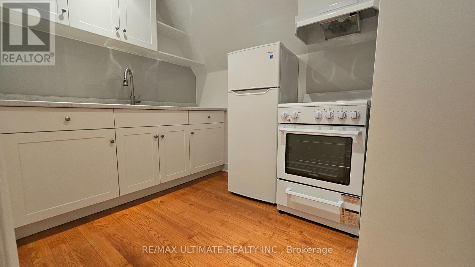 2nd Floor - 389 Westmoreland Avenue, Toronto, Ontario  M6H 3A6 - Photo 4 - W12697196