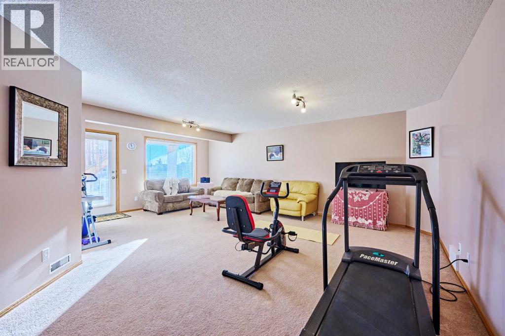 60 Edgeridge Close Nw, Calgary, Alberta  T3A 6K4 - Photo 31 - A2279380