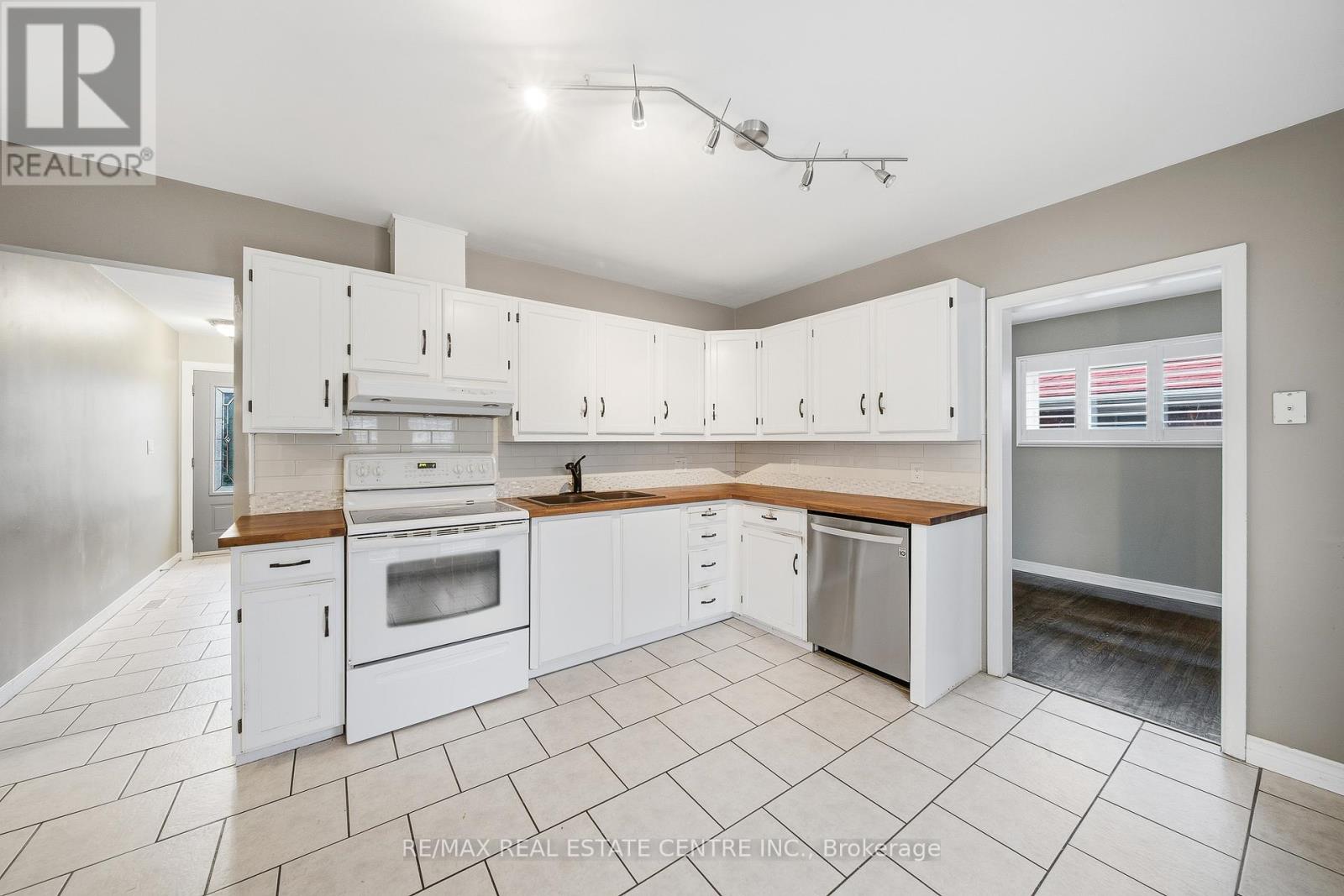 23 Battlefield Drive, Hamilton, Ontario  L8G 1T8 - Photo 16 - X12643302