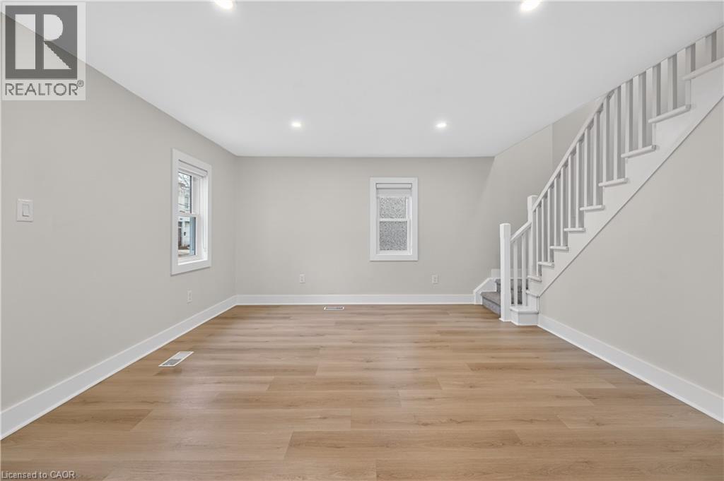 56 Division Street, St. Catharines, Ontario  L2R 3G5 - Photo 8 - 40798513