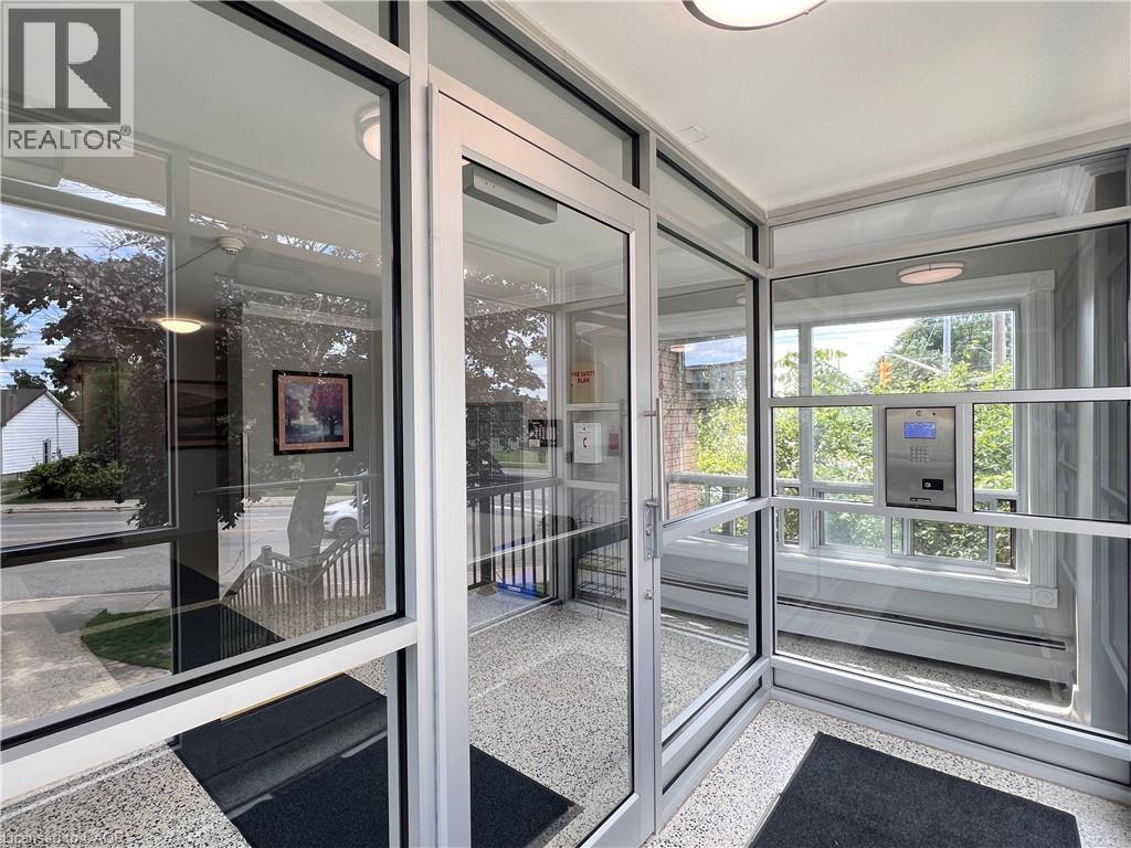 283 Fairway Road N Unit# 106, Kitchener, Ontario  N2A 2P1 - Photo 4 - 40798132