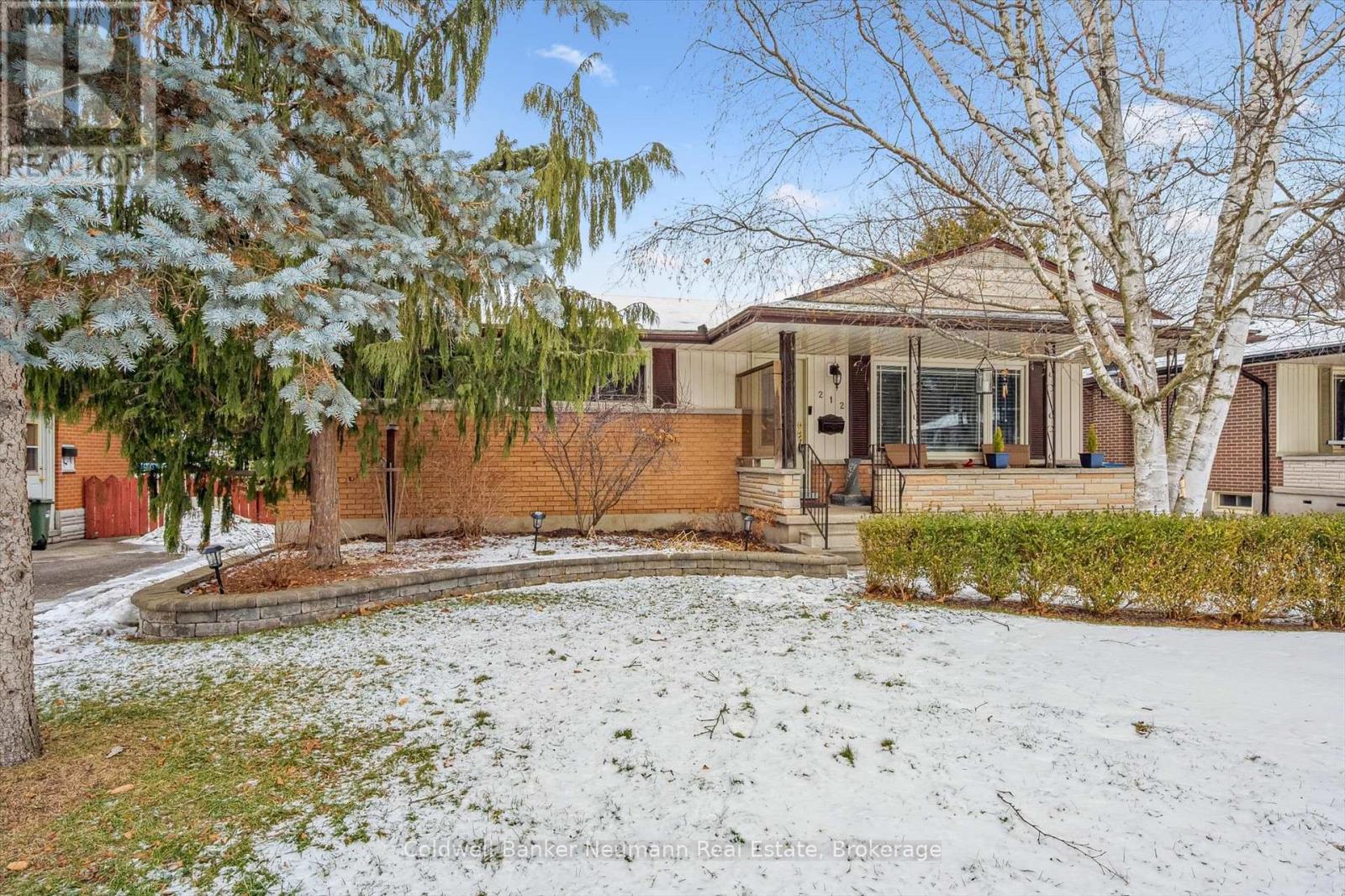 212 WAVERLEY DRIVE, Guelph, Ontario