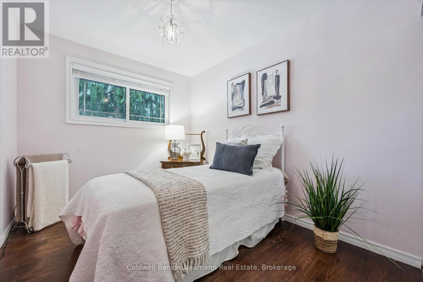 212 Waverley Drive, Guelph, Ontario  N1E 1H4 - Photo 13 - X12699052