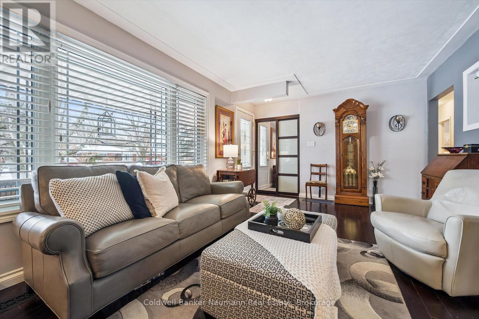 212 Waverley Drive, Guelph, Ontario  N1E 1H4 - Photo 5 - X12699052