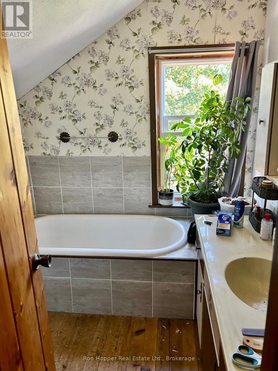 439629 Sydenham-Lakeshore Drive, Meaford, Ontario  N0H 1B0 - Photo 13 - X12699270