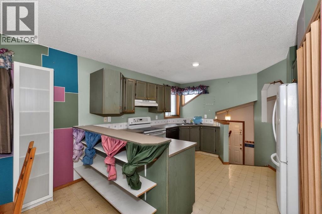 43 Somercrest Circle Sw, Calgary, Alberta  T2Y 3H1 - Photo 10 - A2278078