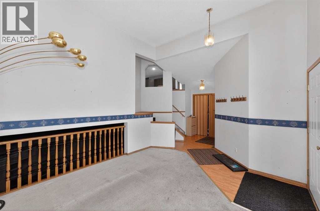 43 Somercrest Circle Sw, Calgary, Alberta  T2Y 3H1 - Photo 5 - A2278078