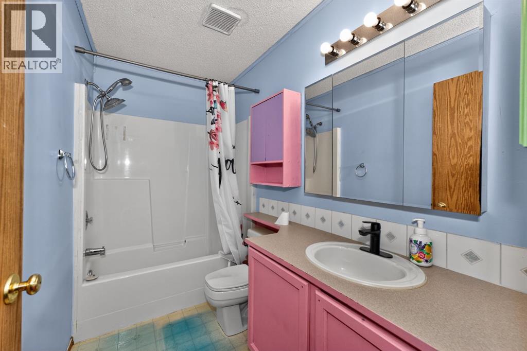 43 Somercrest Circle Sw, Calgary, Alberta  T2Y 3H1 - Photo 17 - A2278078