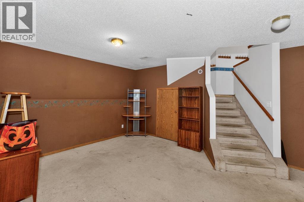 43 Somercrest Circle Sw, Calgary, Alberta  T2Y 3H1 - Photo 19 - A2278078