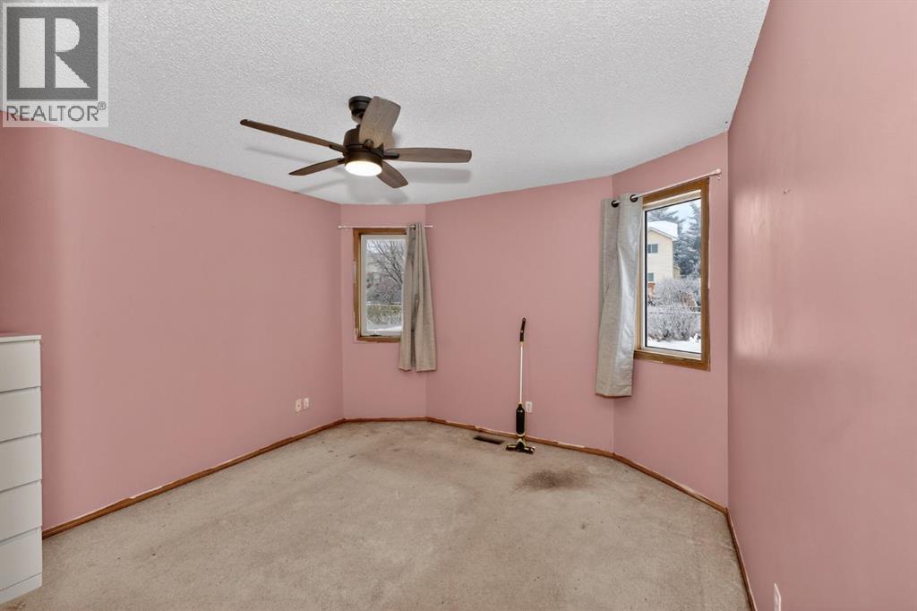 43 Somercrest Circle Sw, Calgary, Alberta  T2Y 3H1 - Photo 11 - A2278078