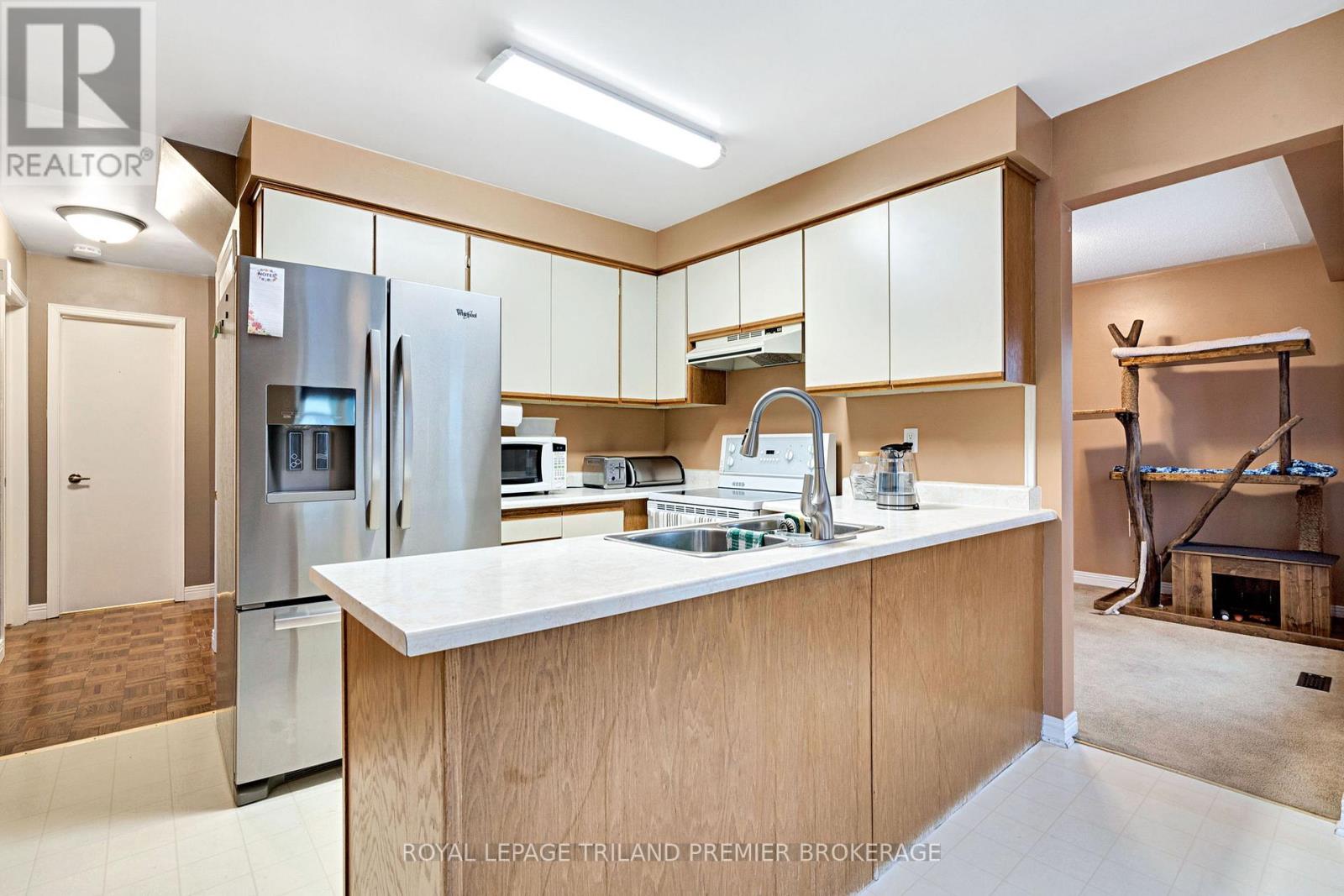 26 Sloane Crescent, London South, Ontario  N6E 3A5 - Photo 12 - X12699080