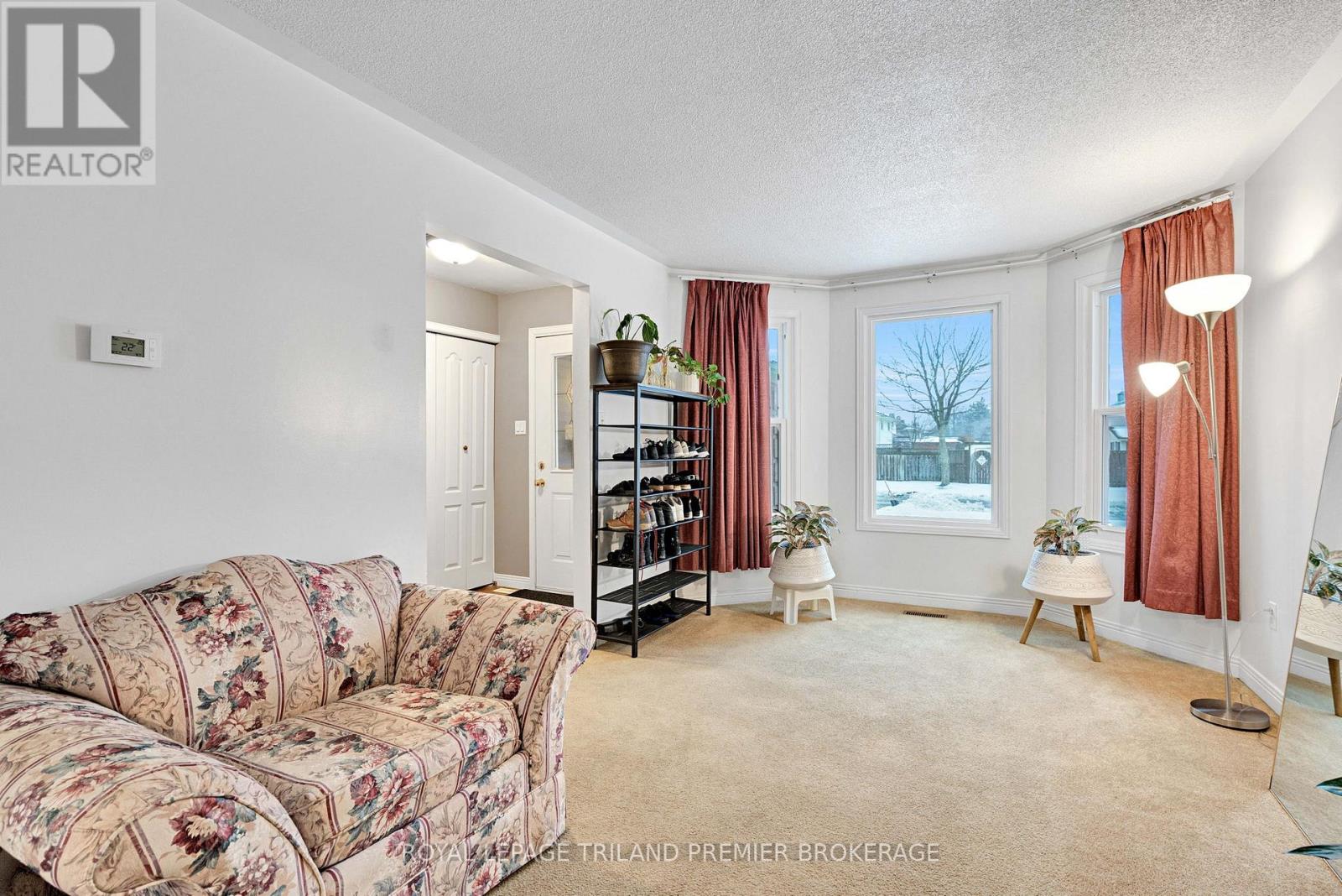 26 Sloane Crescent, London South, Ontario  N6E 3A5 - Photo 4 - X12699080