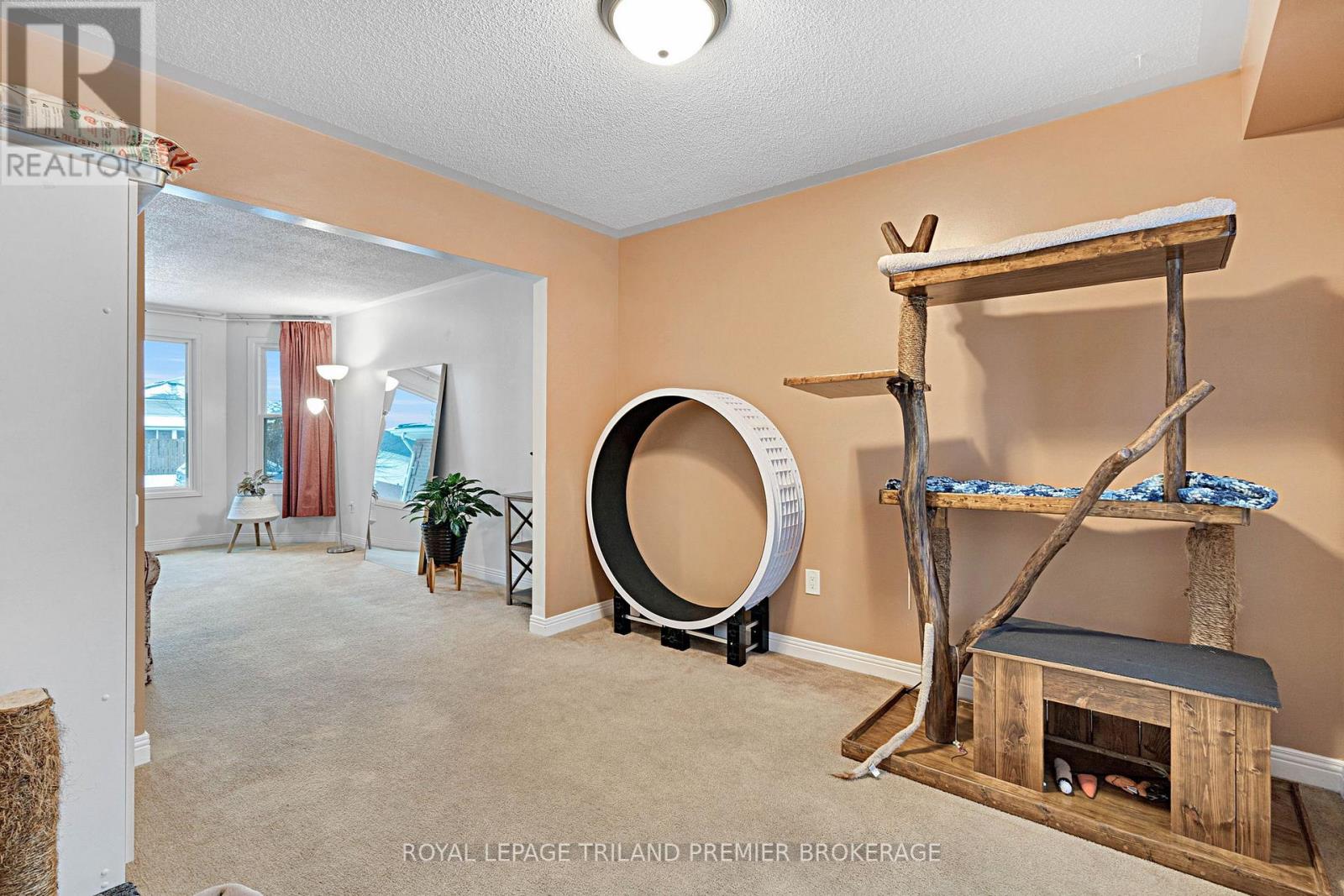 26 Sloane Crescent, London South, Ontario  N6E 3A5 - Photo 7 - X12699080