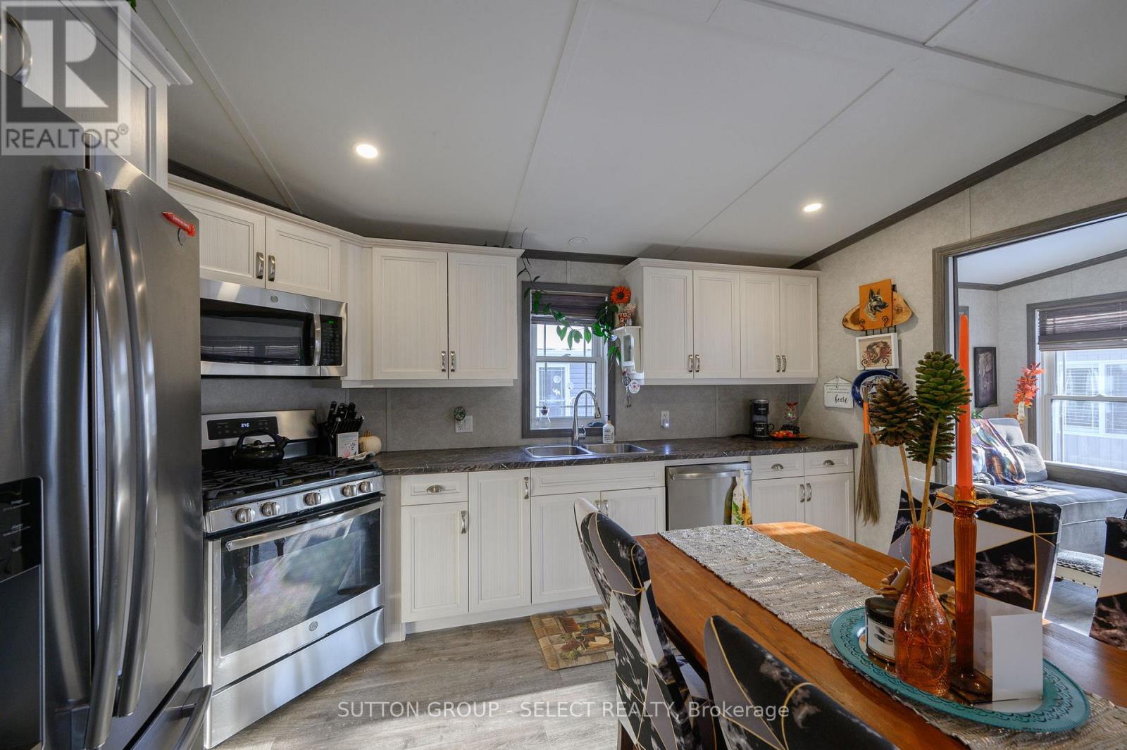 116 - 22790 Amiens Road, Middlesex Centre, Ontario  N0L 1R0 - Photo 11 - X12699084