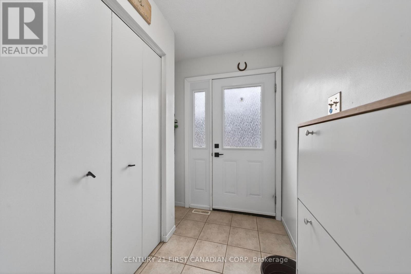 190 Ensign Drive, London South, Ontario  N6J 4R7 - Photo 3 - X12699106