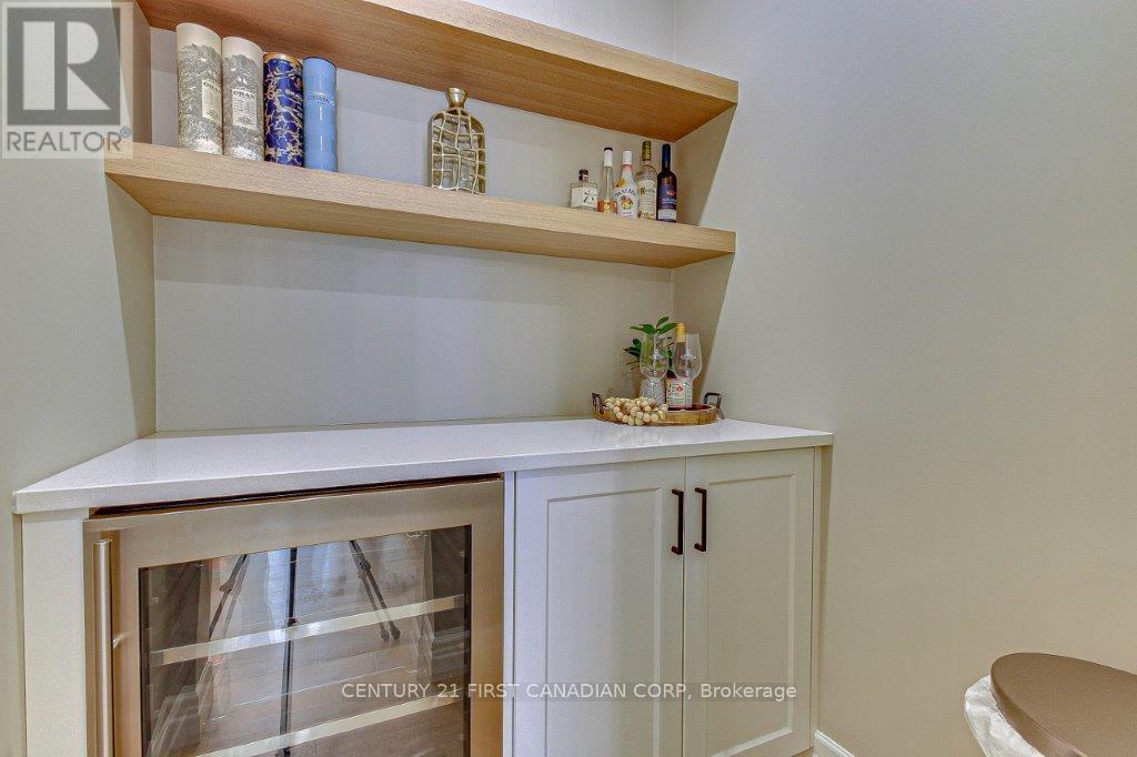 6 Aspen Circle, Thames Centre, Ontario  N0M 2P0 - Photo 15 - X12699140