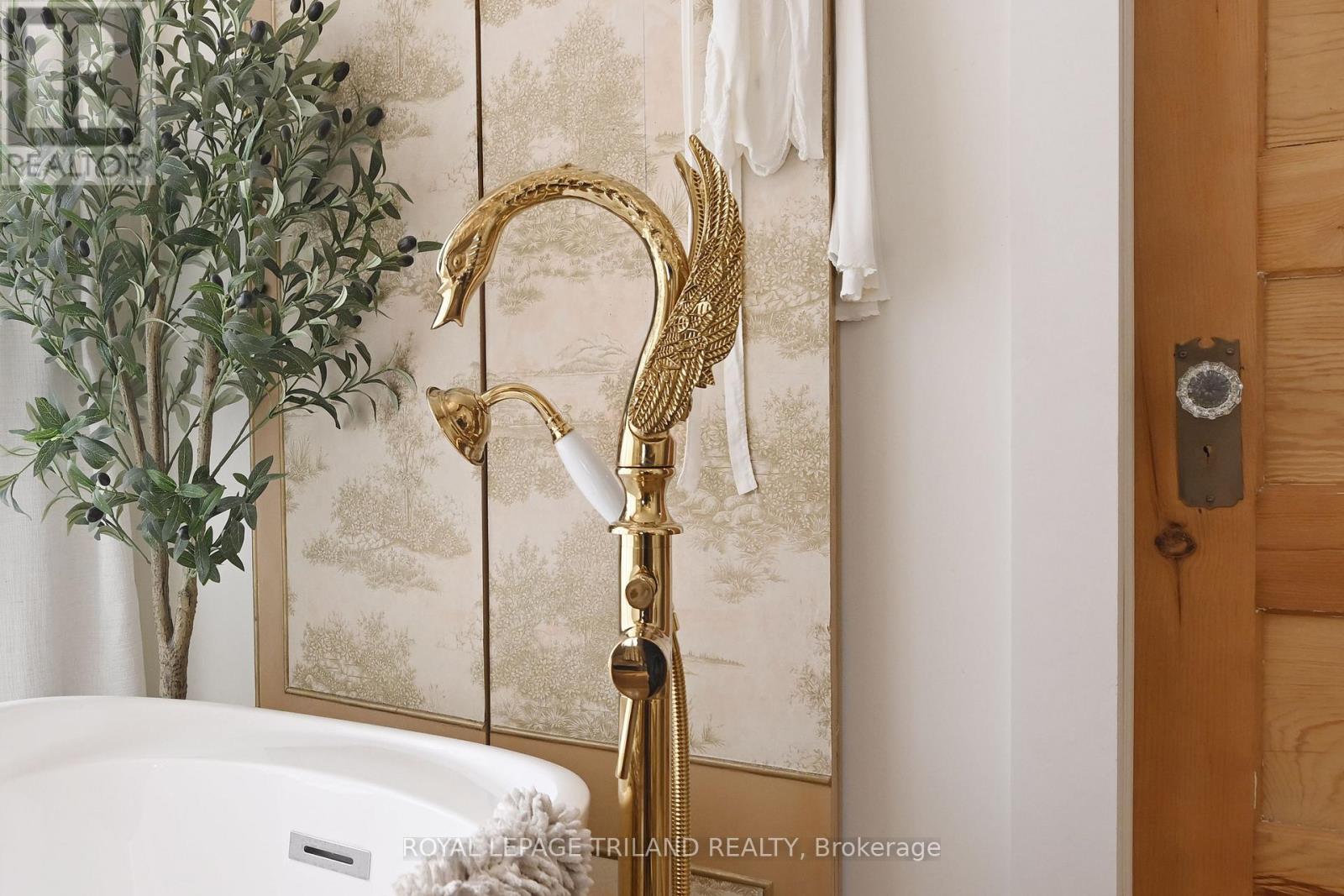 5540 Carriage Road, Middlesex Centre, Ontario  N0L 2G0 - Photo 12 - X12699150