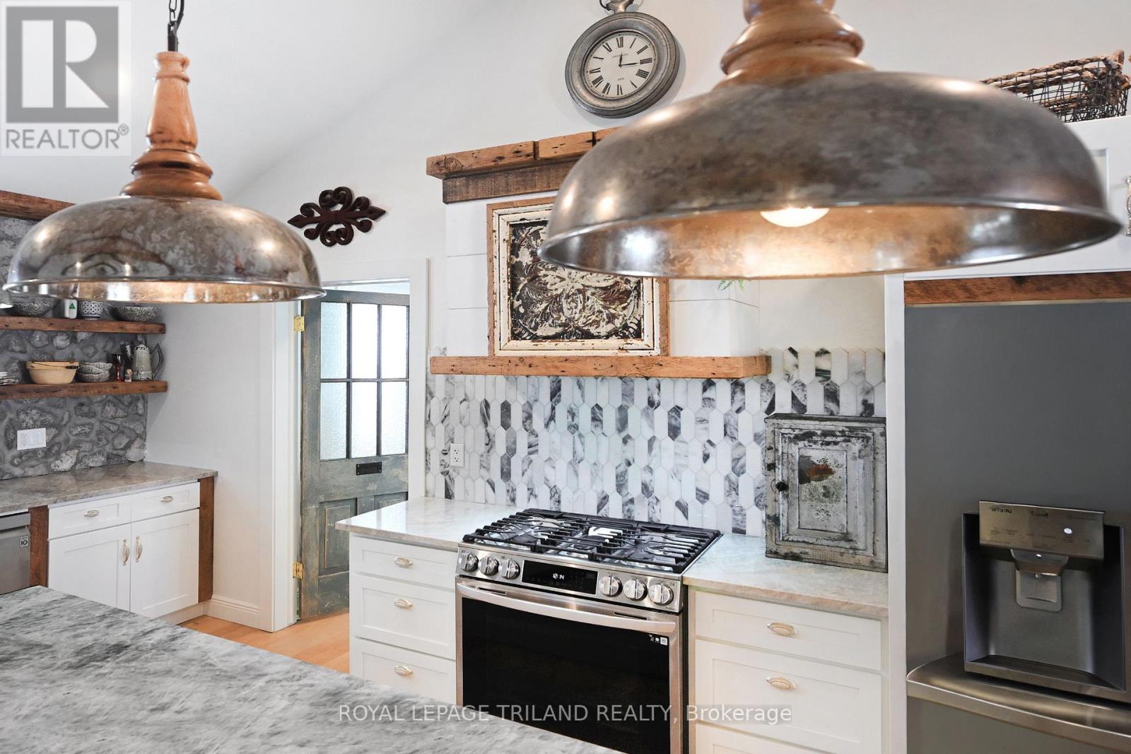 5540 Carriage Road, Middlesex Centre, Ontario  N0L 2G0 - Photo 19 - X12699150