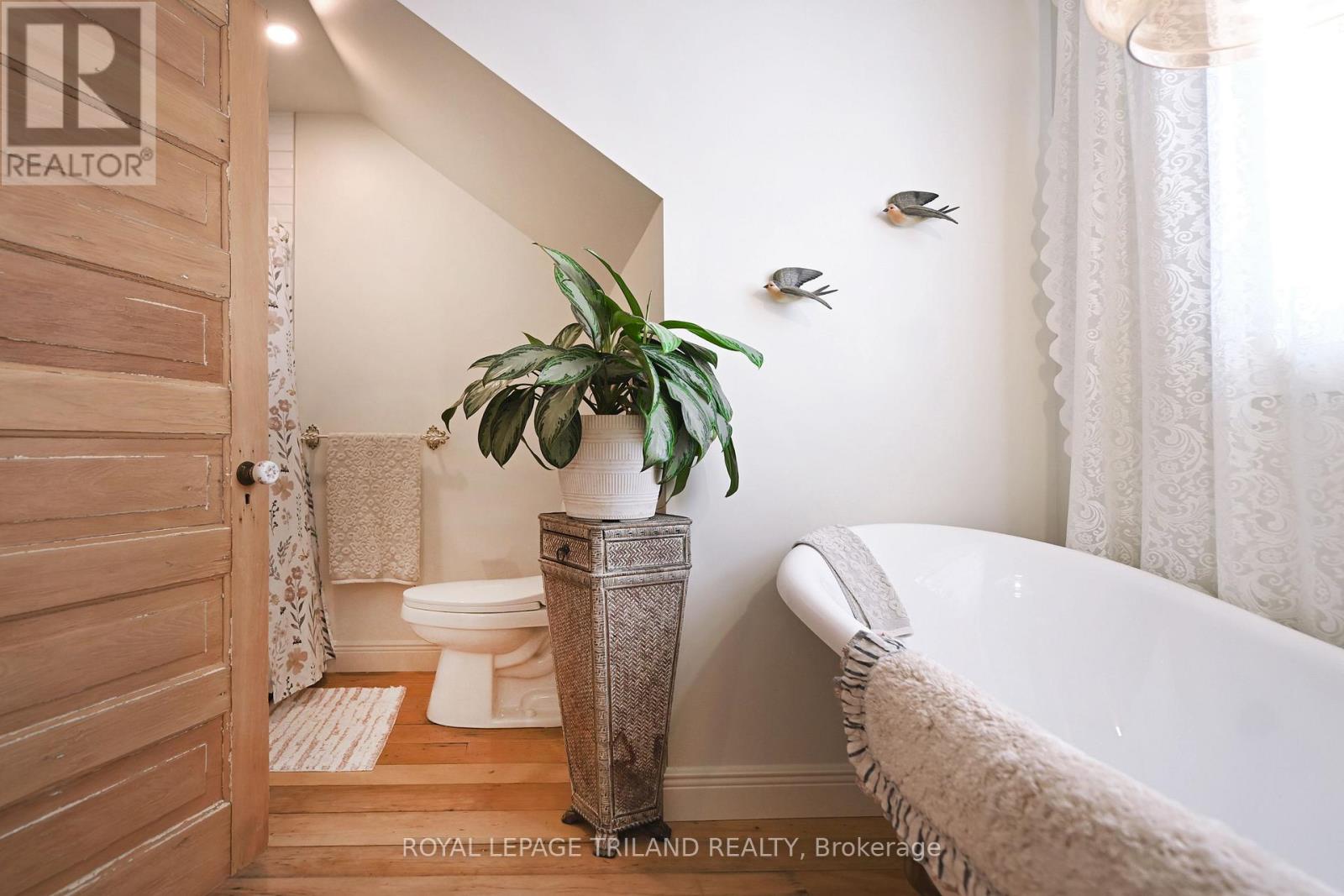 5540 Carriage Road, Middlesex Centre, Ontario  N0L 2G0 - Photo 27 - X12699150