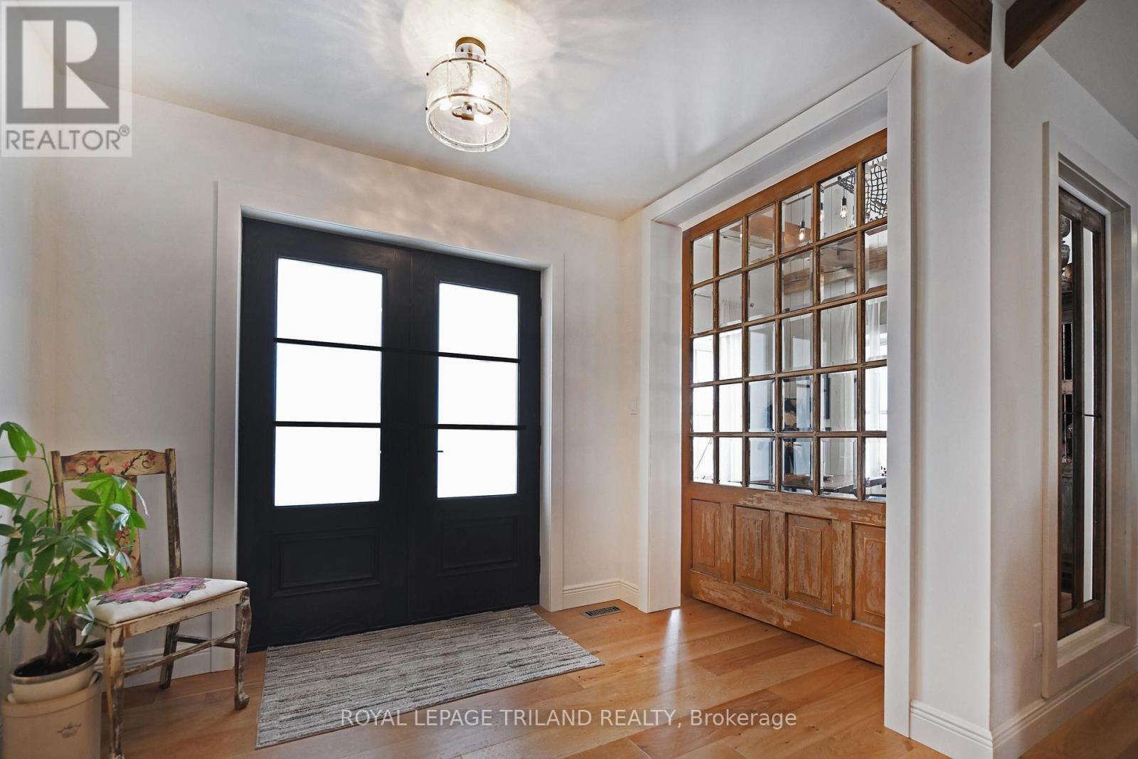 5540 Carriage Road, Middlesex Centre, Ontario  N0L 2G0 - Photo 3 - X12699150