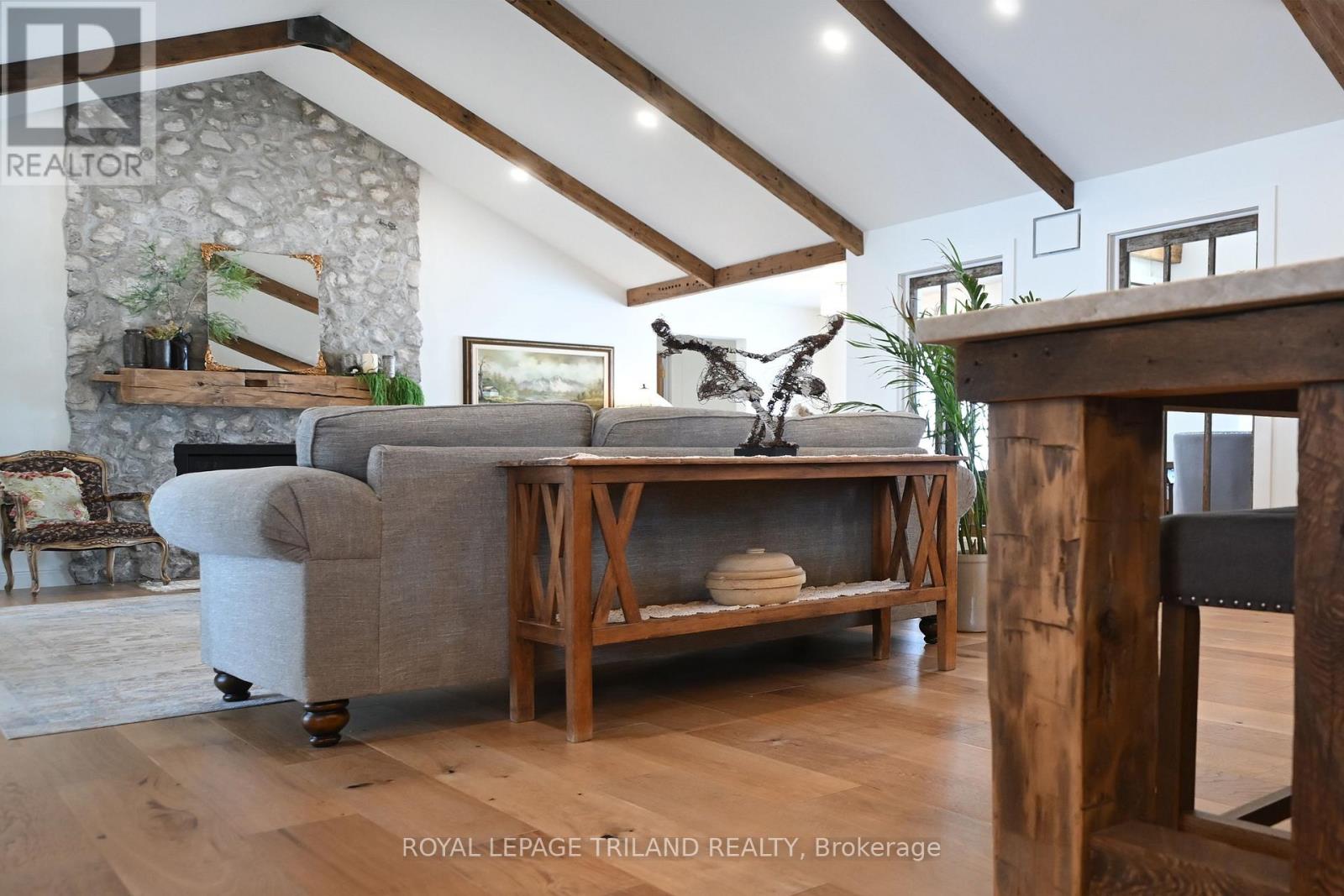 5540 Carriage Road, Middlesex Centre, Ontario  N0L 2G0 - Photo 8 - X12699150