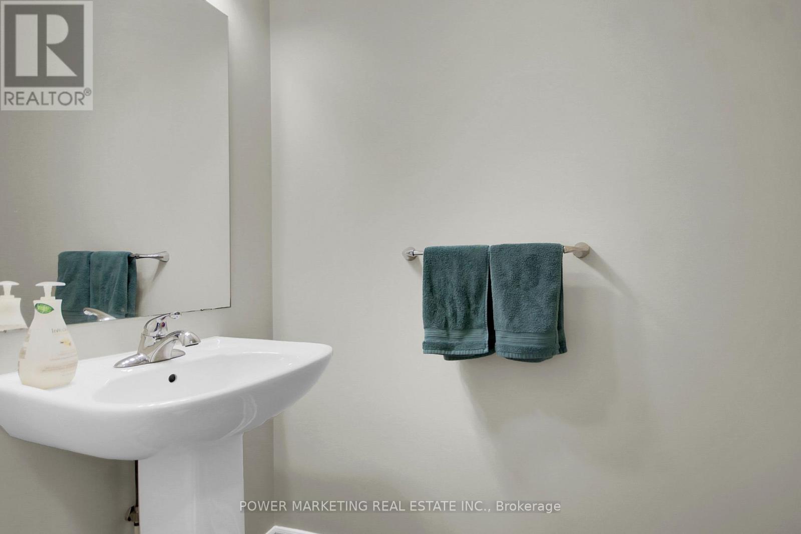 1076 Cobble Hill Drive, Ottawa, Ontario  K2J 3L7 - Photo 11 - X12699022