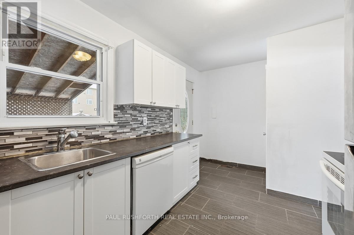 646 Borthwick Avenue, Ottawa, Ontario  K1K 2L9 - Photo 8 - X12699032