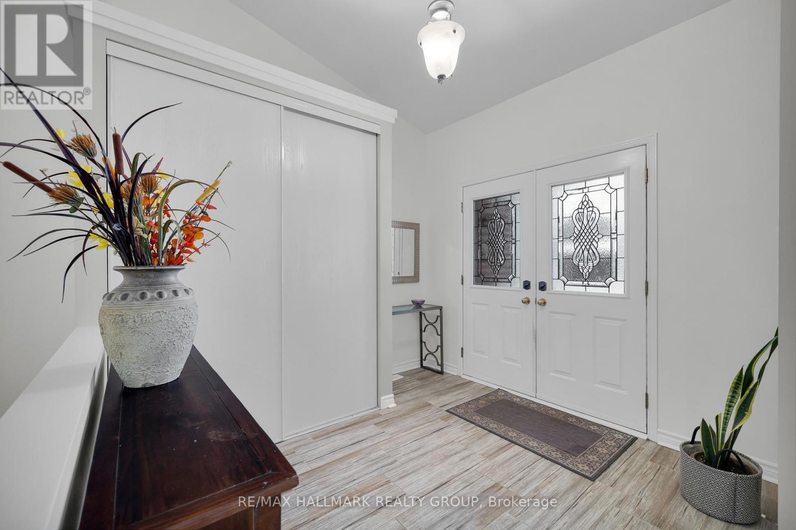 813 Galleria Circle, Ottawa, Ontario  K4A 4Z4 - Photo 2 - X12699040