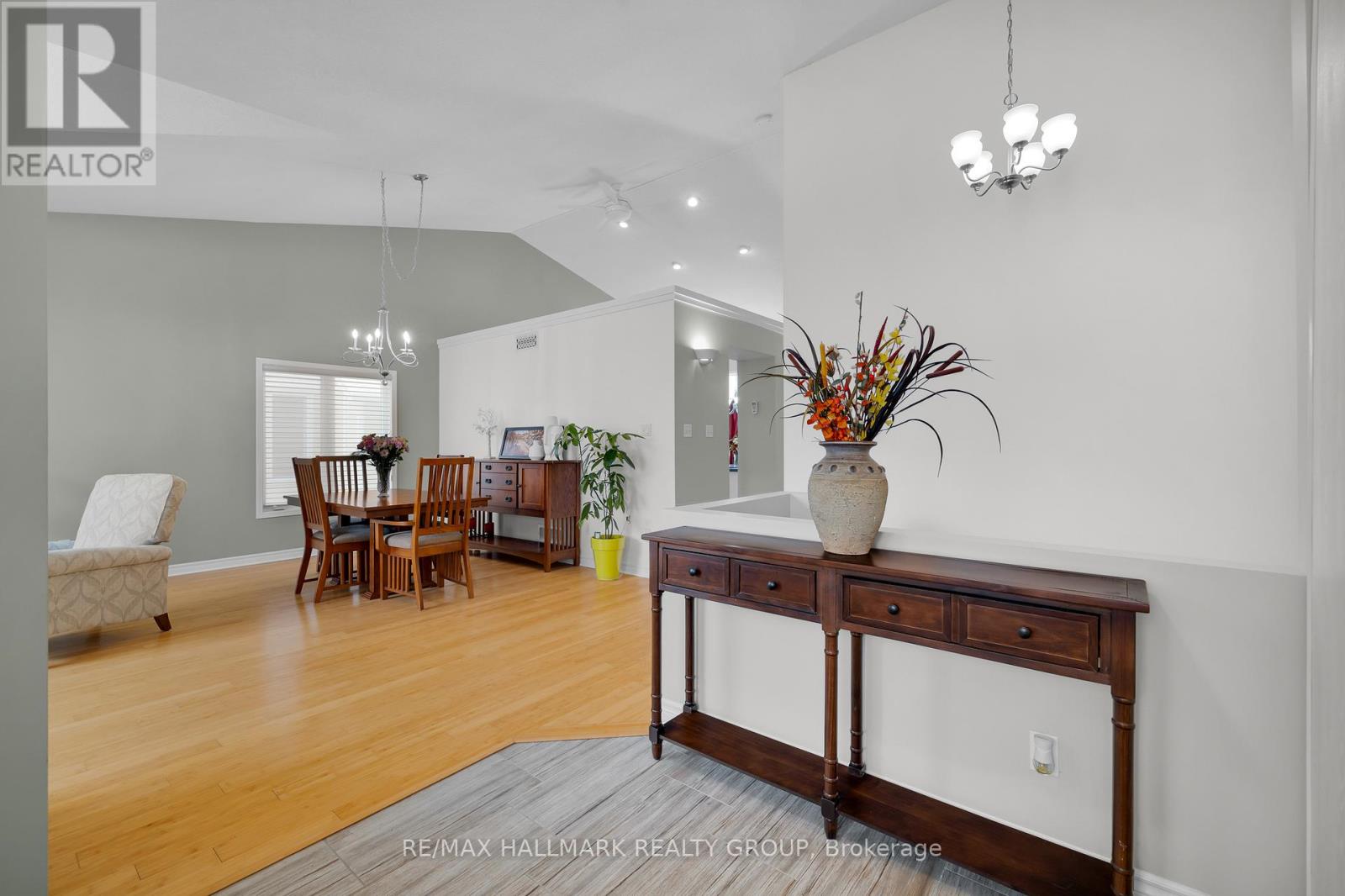 813 Galleria Circle, Ottawa, Ontario  K4A 4Z4 - Photo 3 - X12699040