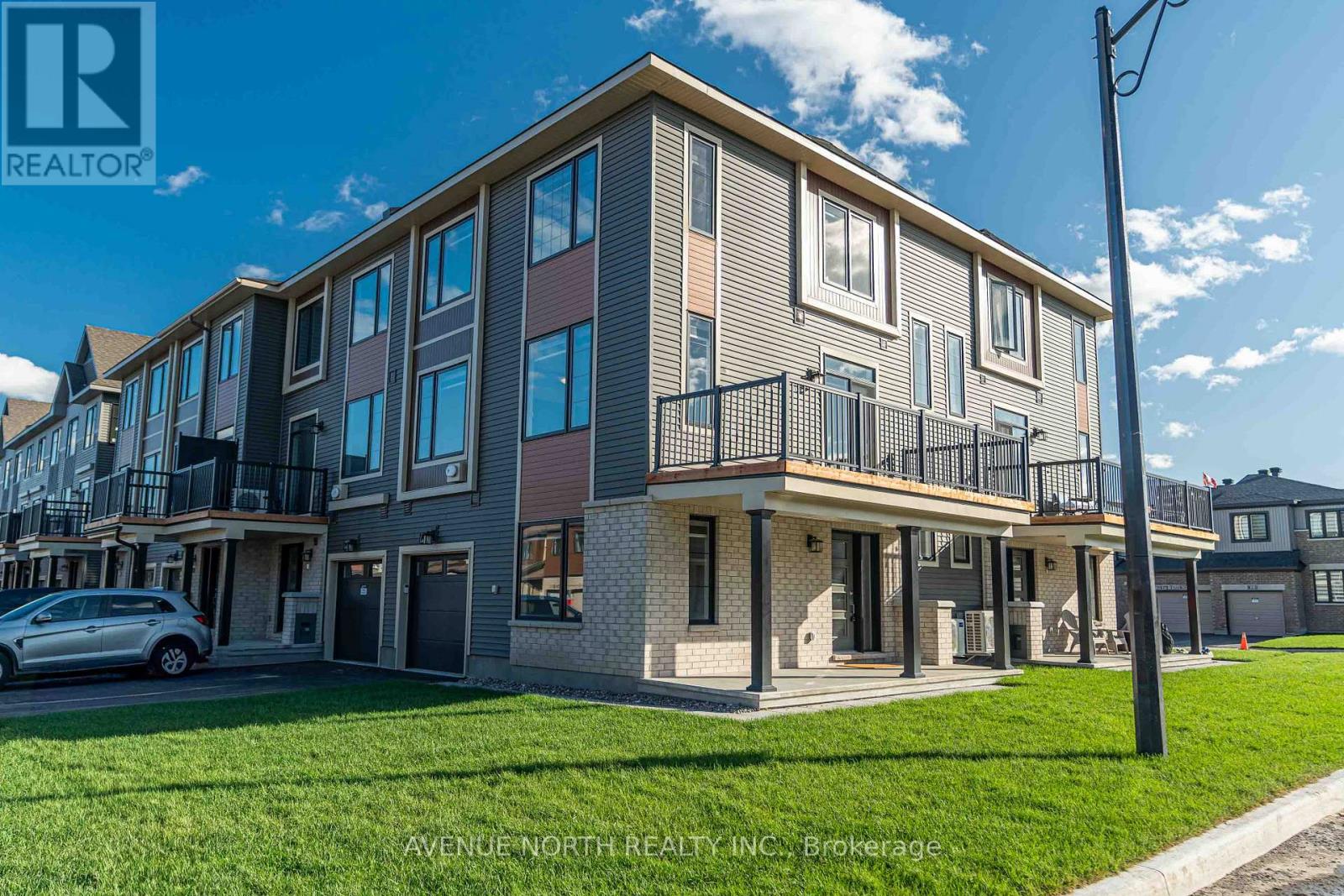 258 ELSIE MACGILL WALK, Ottawa, Ontario