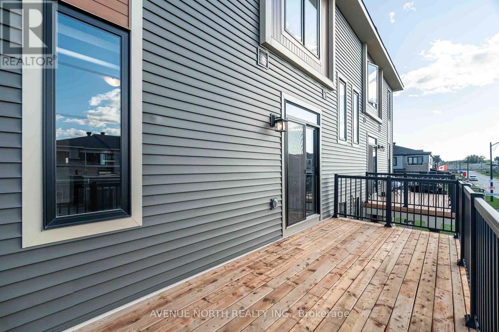 258 Elsie Macgill Walk, Ottawa, Ontario  K2K 1X7 - Photo 18 - X12699090