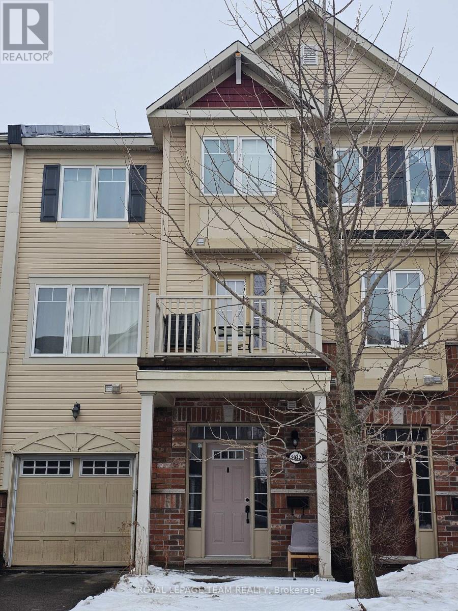 2042 MADRID AVENUE, Ottawa, Ontario