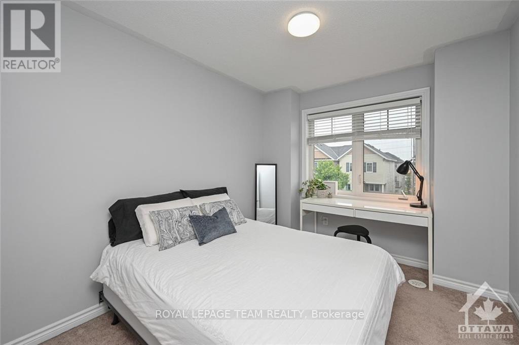 2042 Madrid Avenue, Ottawa, Ontario  K2J 0K2 - Photo 10 - X12699120