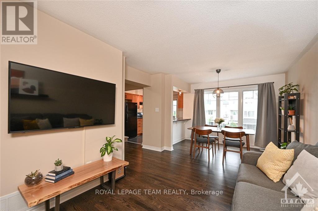 2042 Madrid Avenue, Ottawa, Ontario  K2J 0K2 - Photo 3 - X12699120