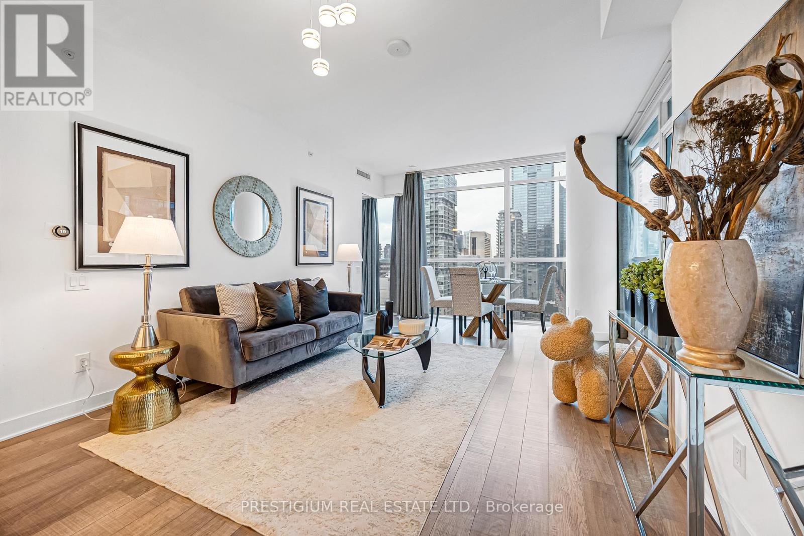 1910 - 290 Adelaide Street W, Toronto, Ontario  M5V 0P3 - Photo 11 - C12653430