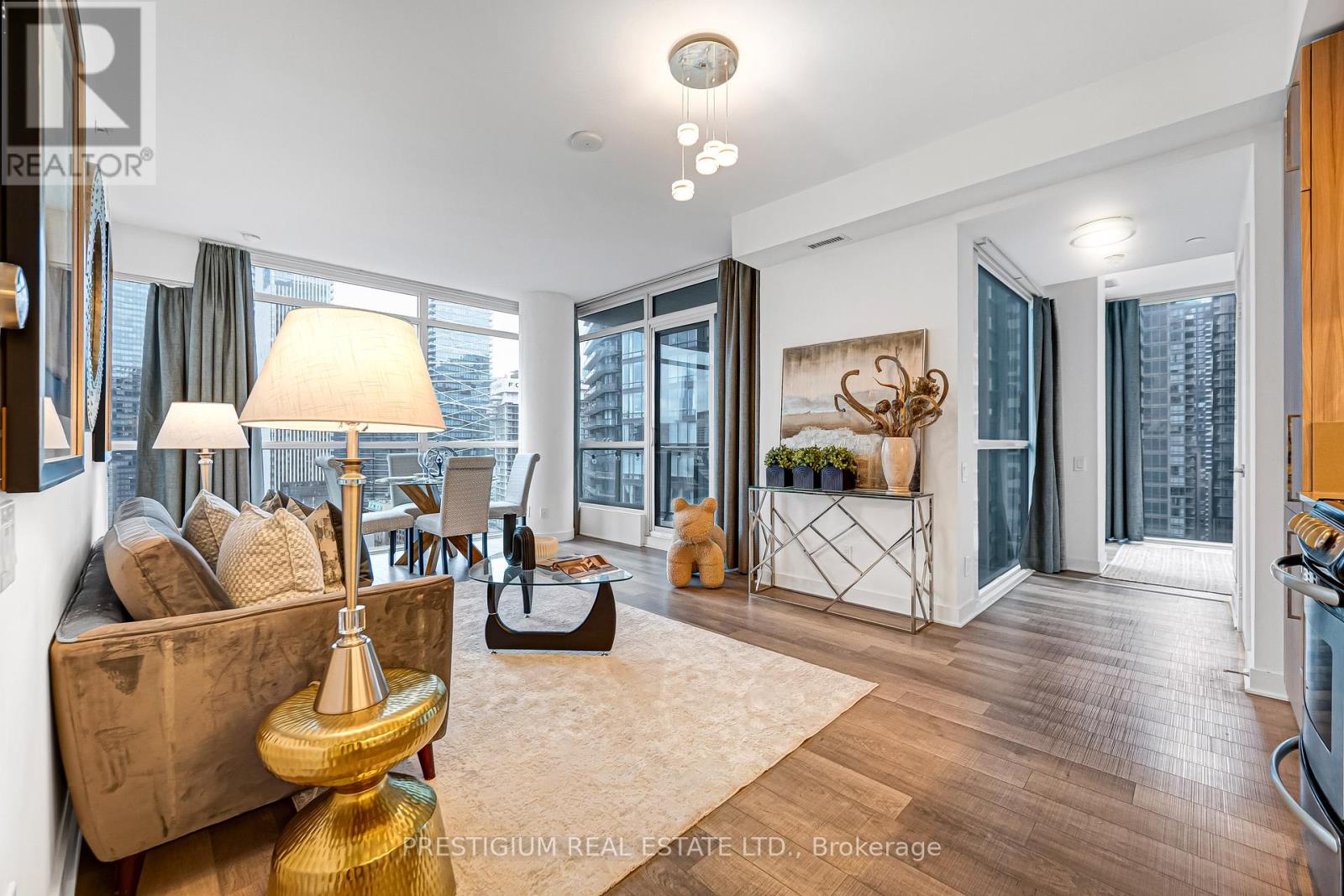 1910 - 290 Adelaide Street W, Toronto, Ontario  M5V 0P3 - Photo 10 - C12653430