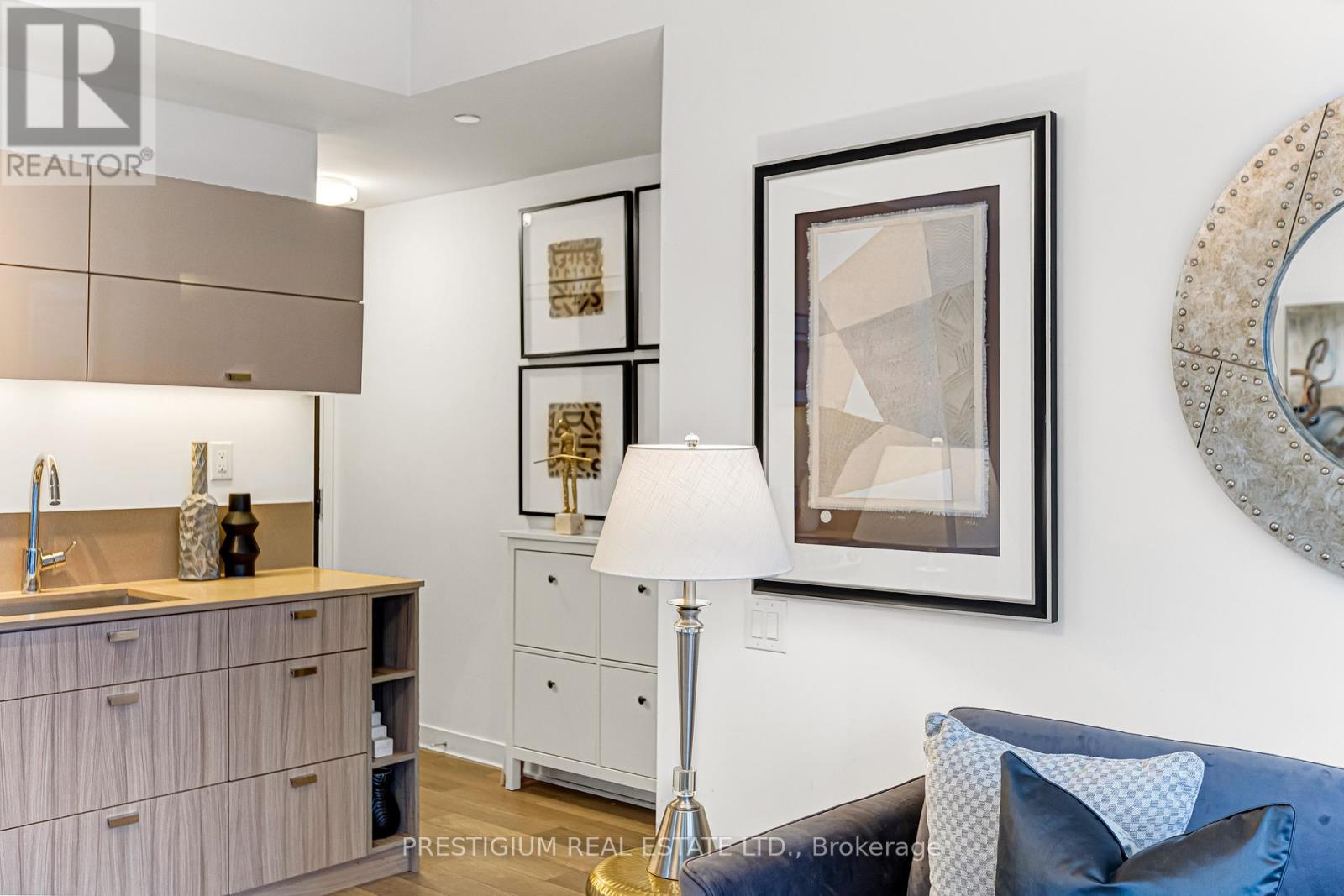 1910 - 290 Adelaide Street W, Toronto, Ontario  M5V 0P3 - Photo 22 - C12653430