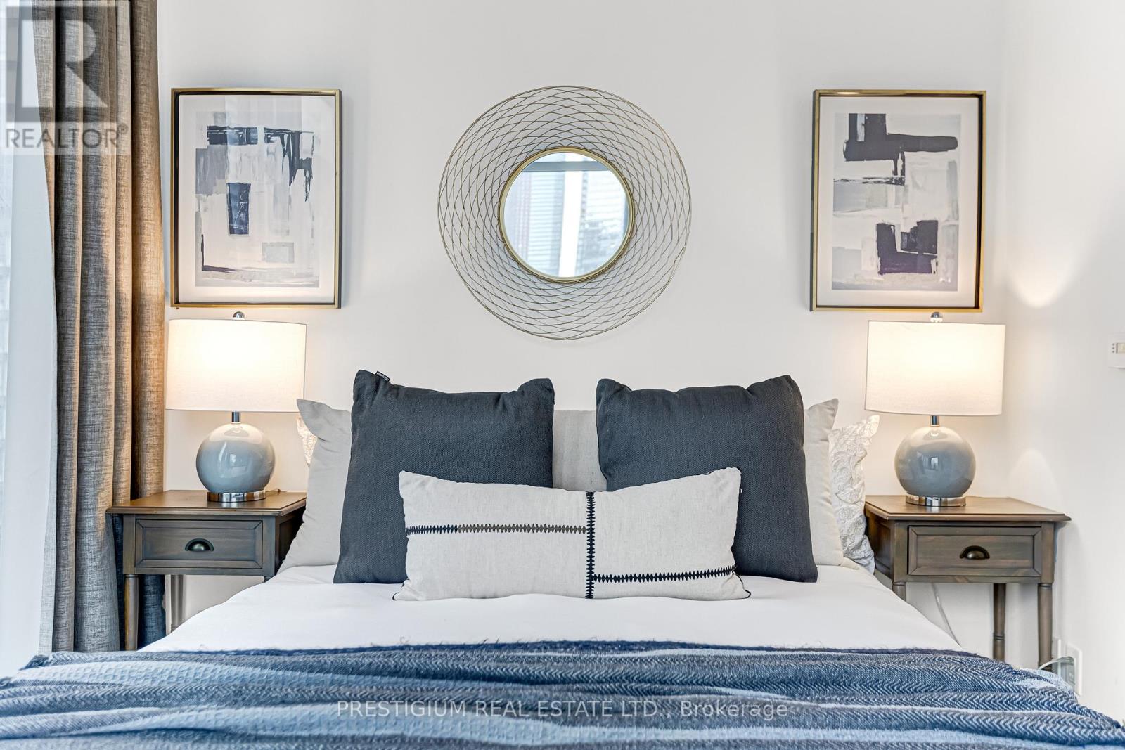 1910 - 290 Adelaide Street W, Toronto, Ontario  M5V 0P3 - Photo 26 - C12653430